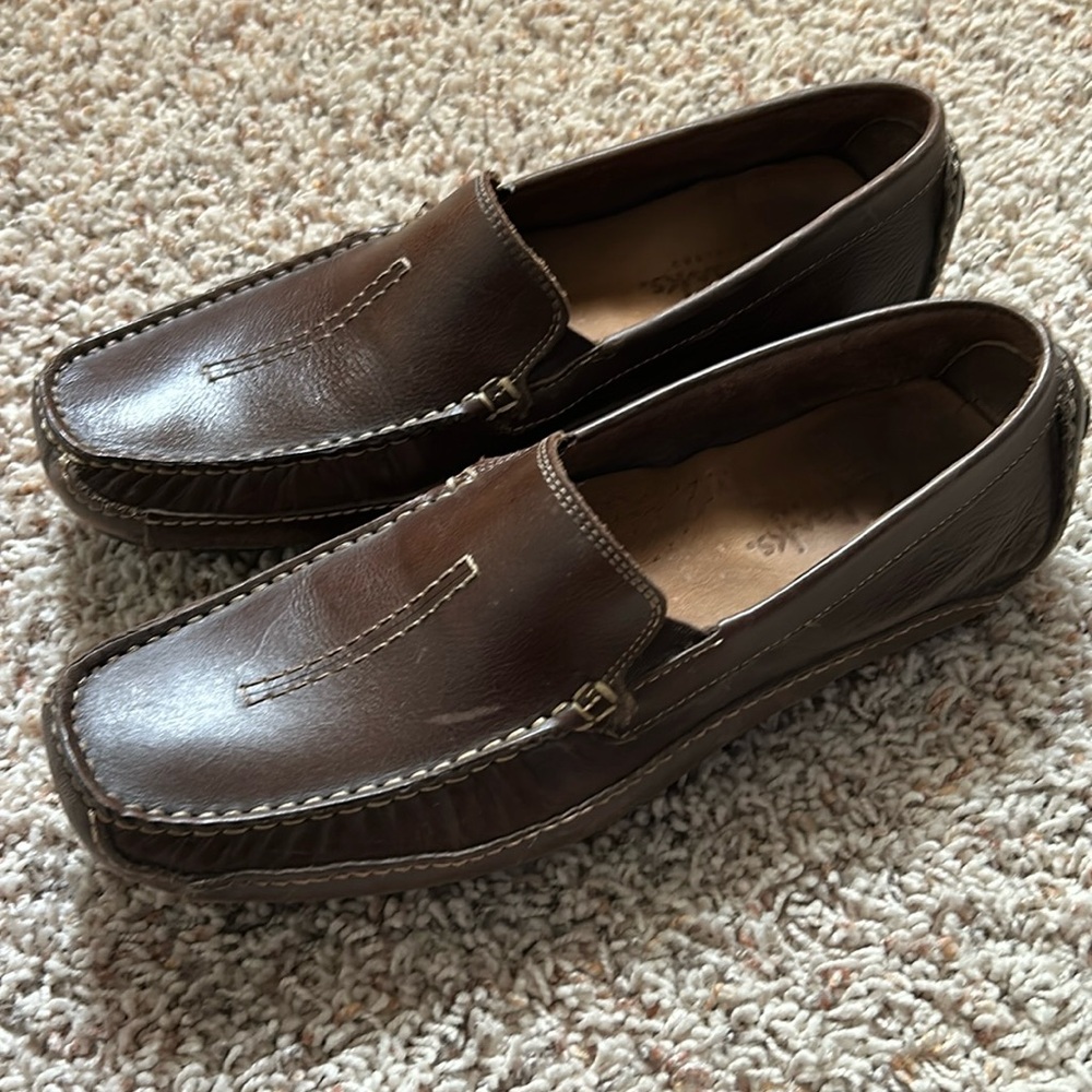 Clarks Men’s Brown Leather Driving Loafers. Size 10